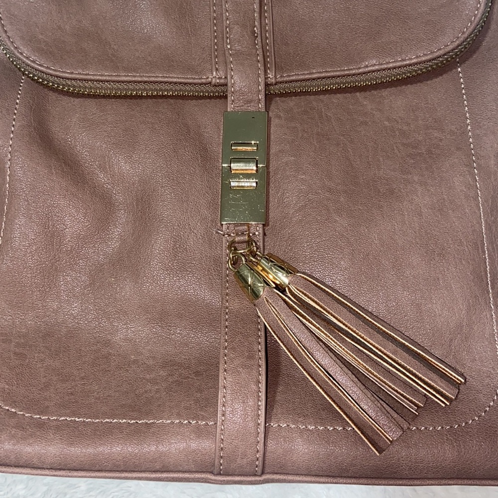 Spacious Nude Backpack - Picture 2 of 12